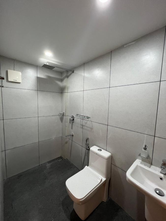 Heres Haut Residency Kochi Bagian luar foto