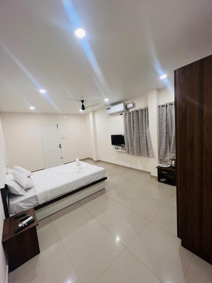 Heres Haut Residency Kochi Bagian luar foto