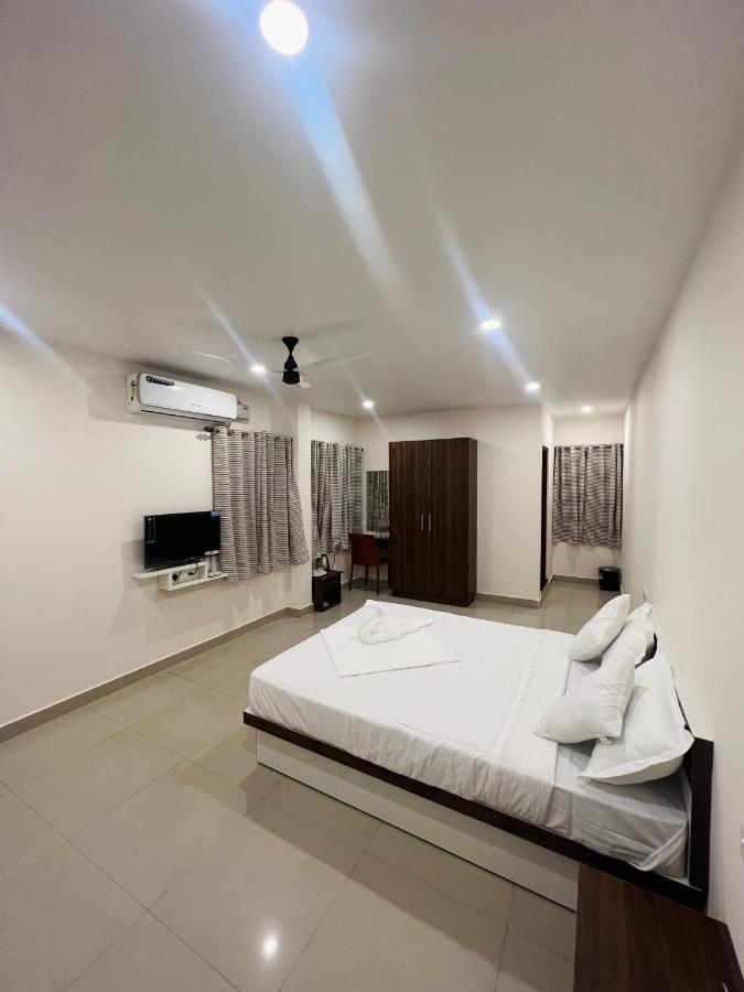 Heres Haut Residency Kochi Bagian luar foto