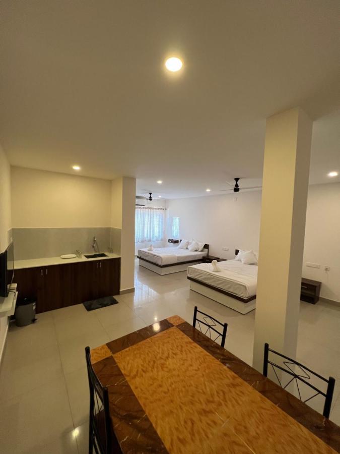 Heres Haut Residency Kochi Bagian luar foto