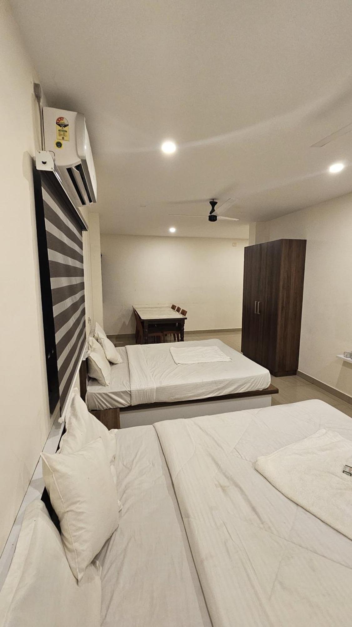 Heres Haut Residency Kochi Bagian luar foto