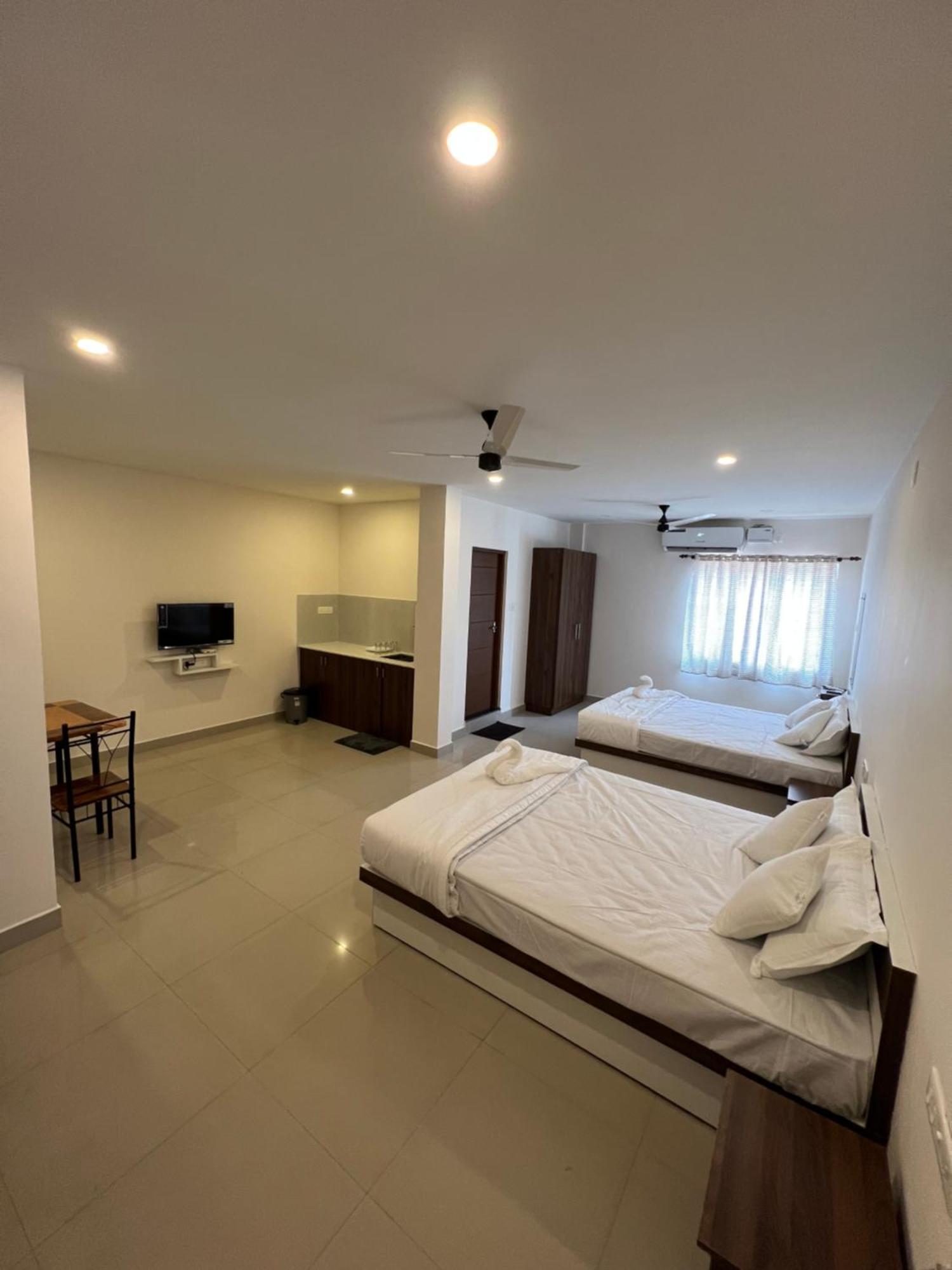Heres Haut Residency Kochi Bagian luar foto