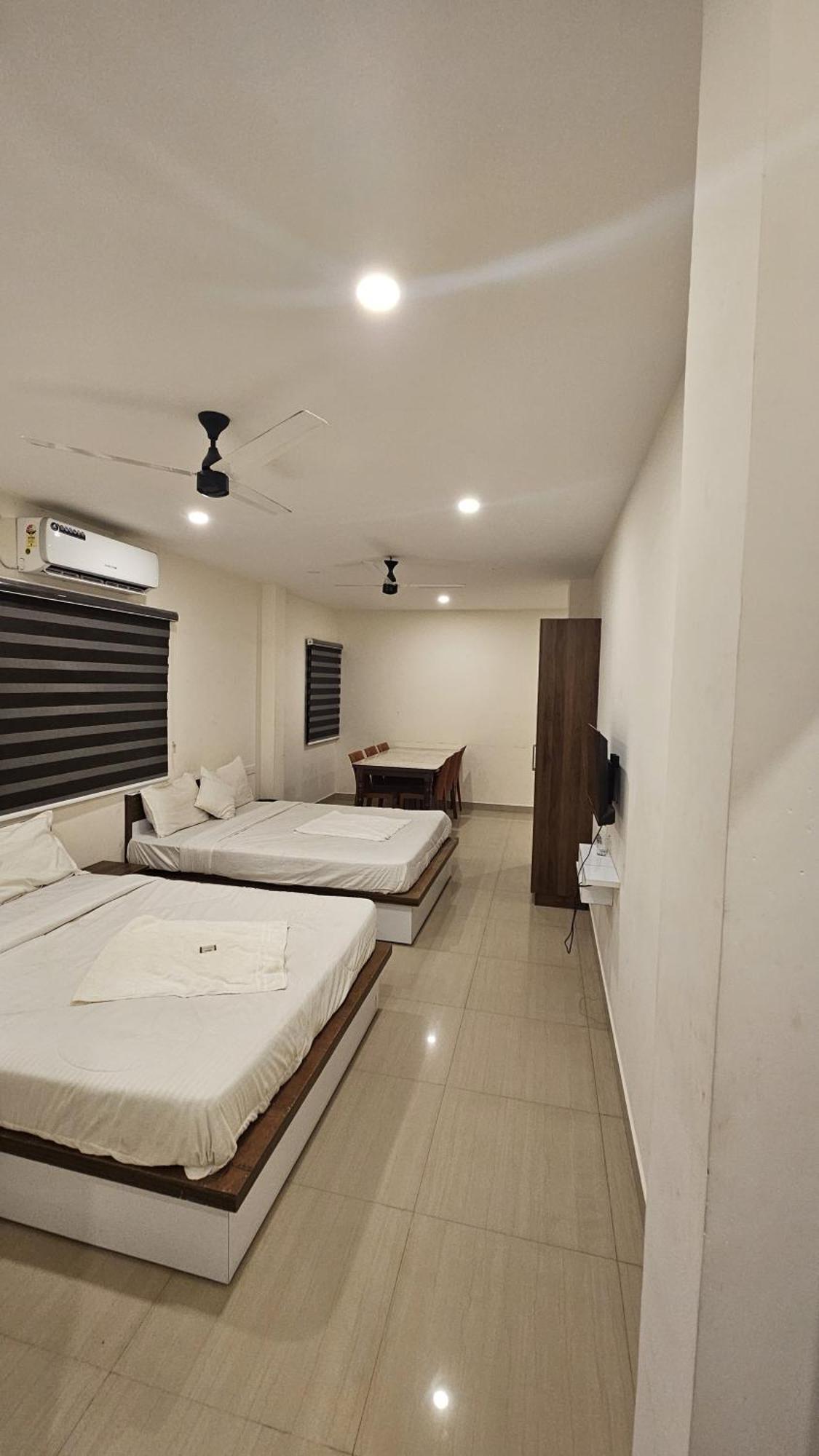 Heres Haut Residency Kochi Bagian luar foto