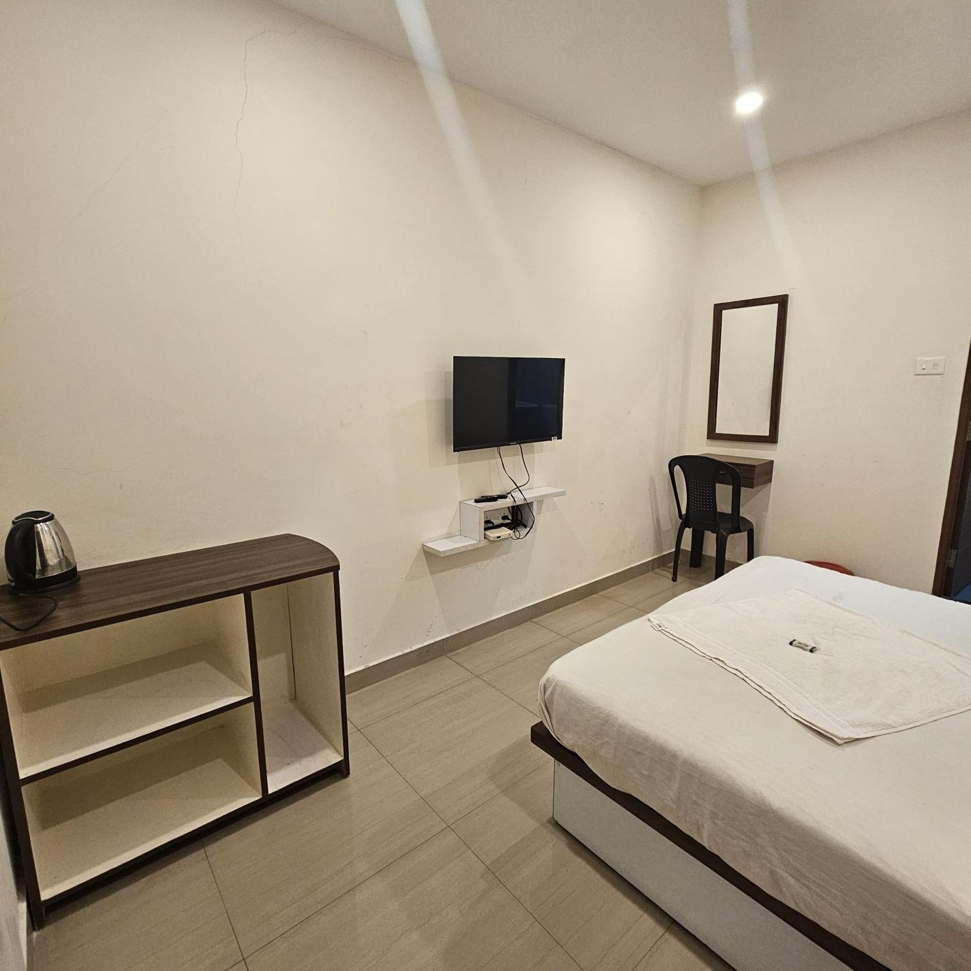 Heres Haut Residency Kochi Bagian luar foto