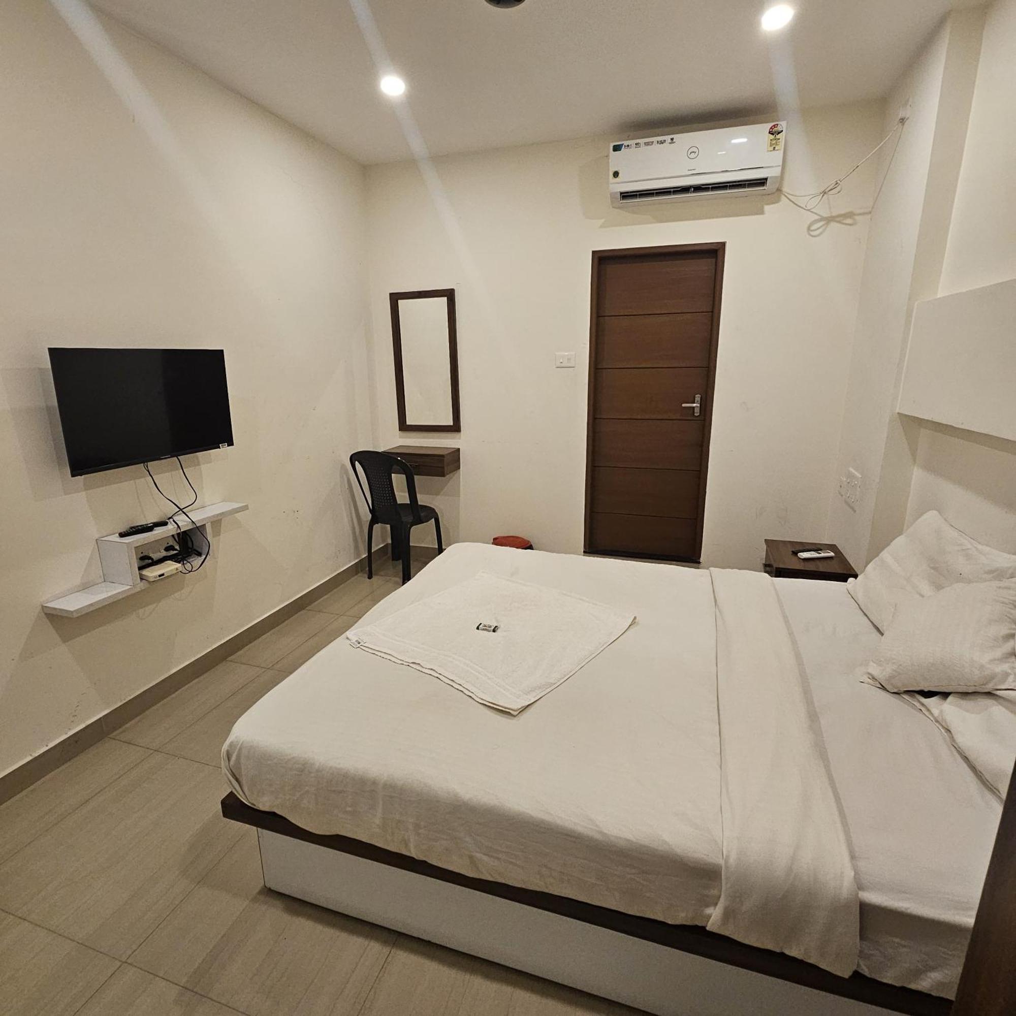 Heres Haut Residency Kochi Bagian luar foto