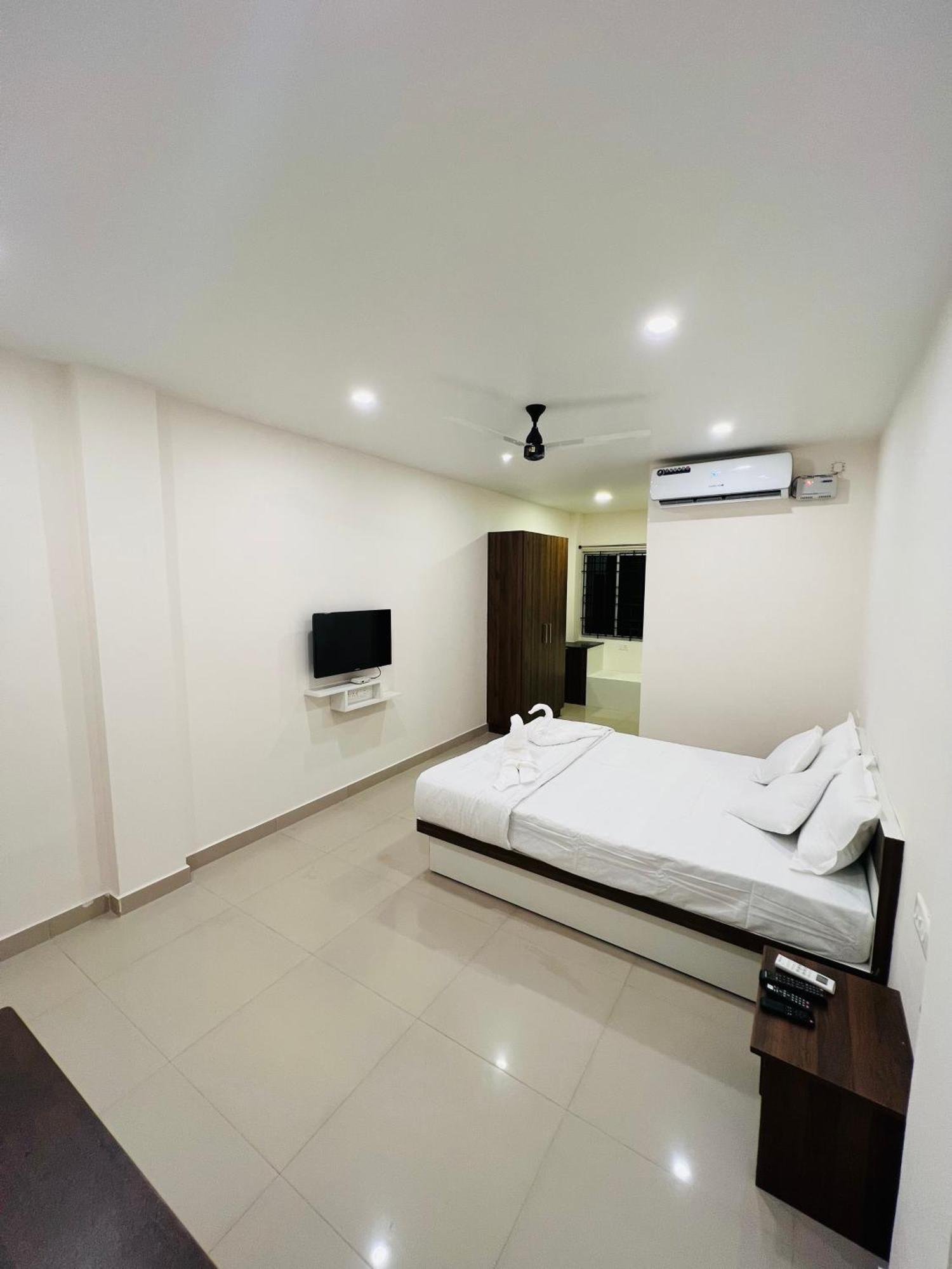 Heres Haut Residency Kochi Bagian luar foto