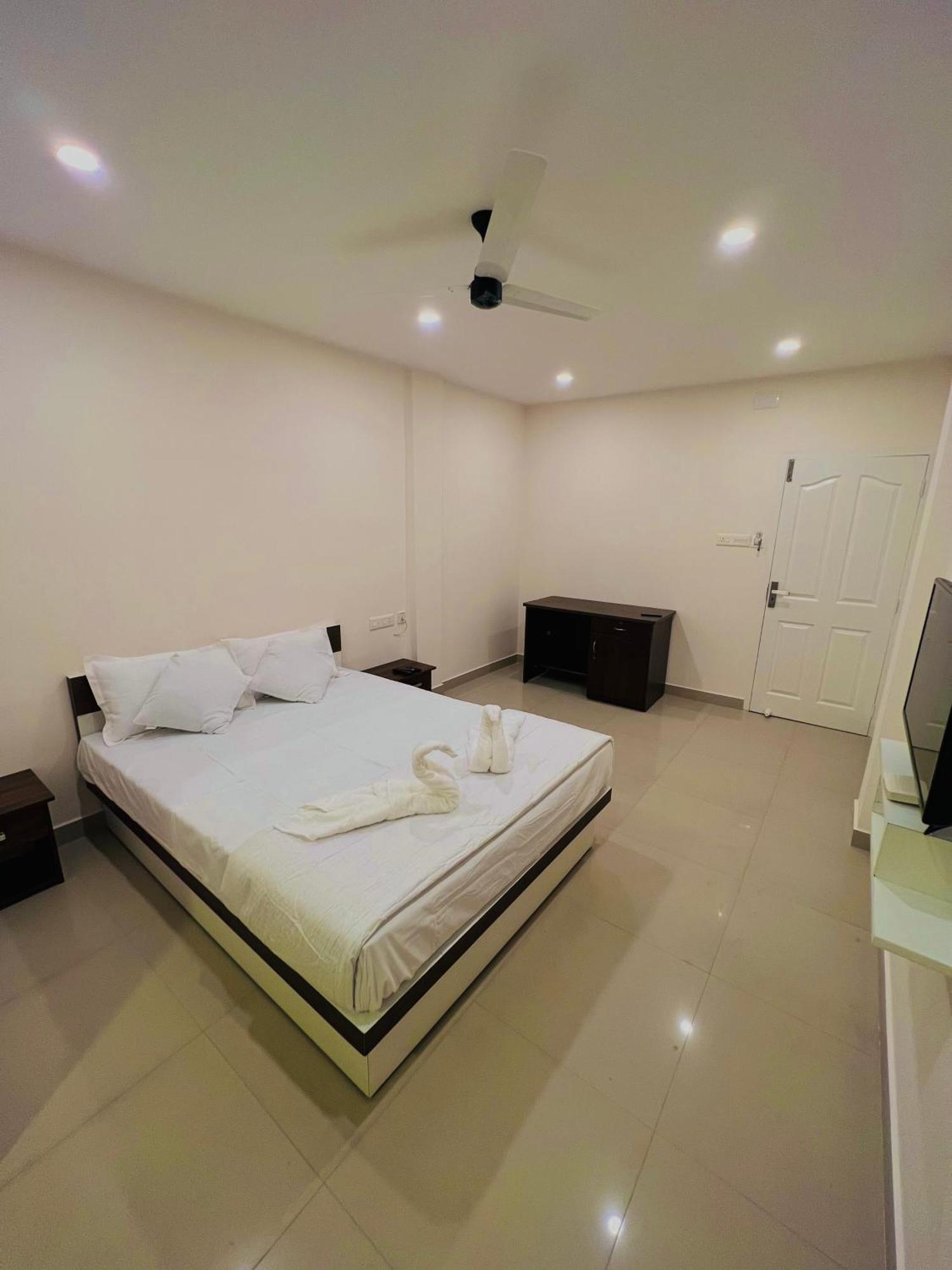 Heres Haut Residency Kochi Bagian luar foto