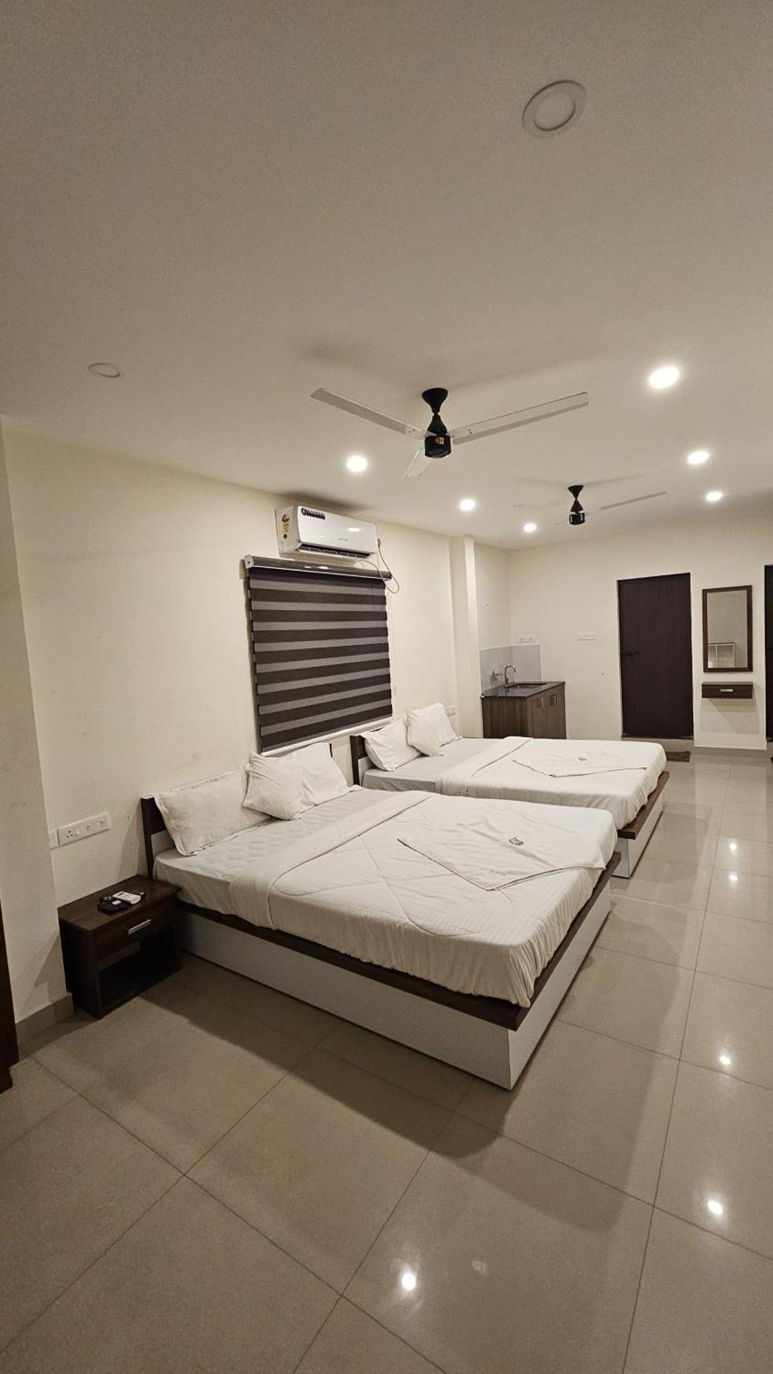 Heres Haut Residency Kochi Bagian luar foto