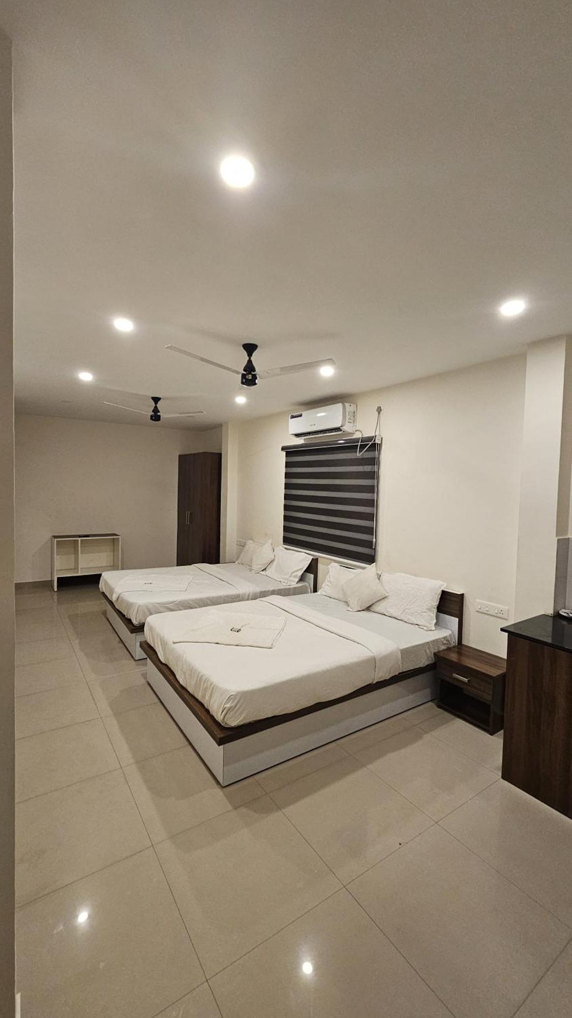 Heres Haut Residency Kochi Bagian luar foto