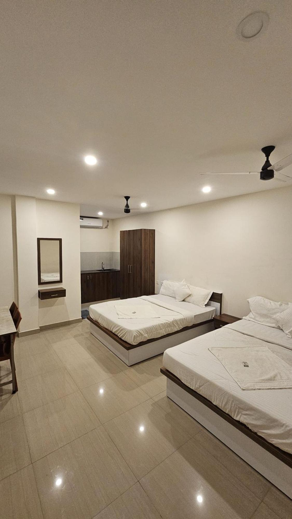 Heres Haut Residency Kochi Bagian luar foto