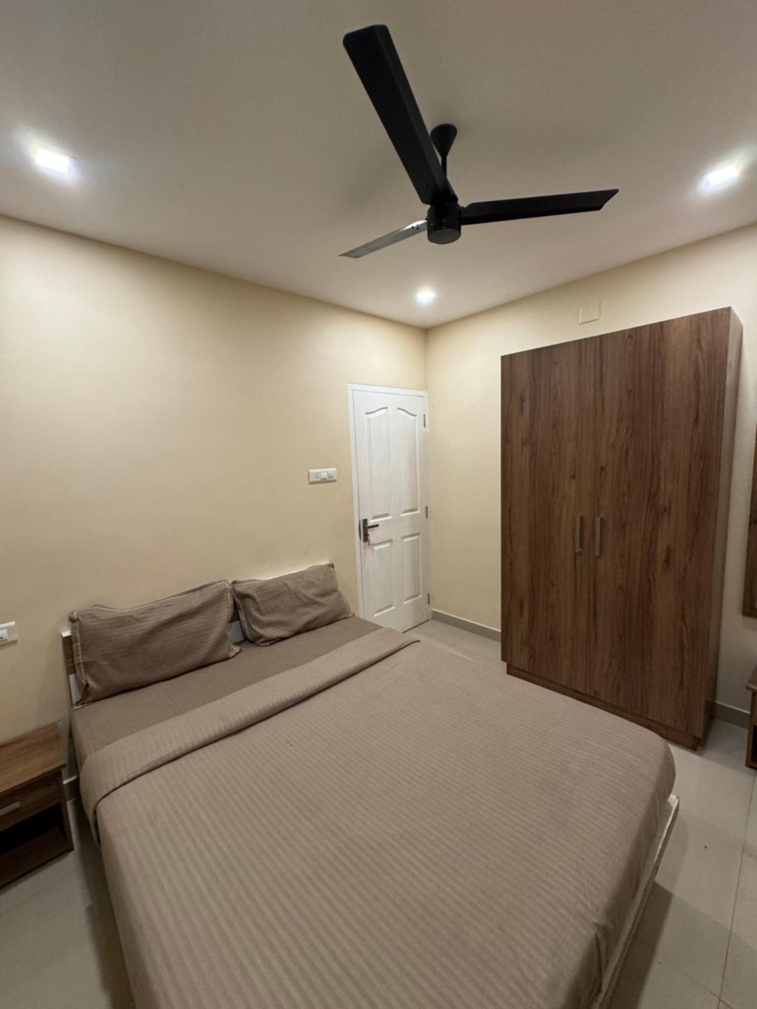 Heres Haut Residency Kochi Bagian luar foto
