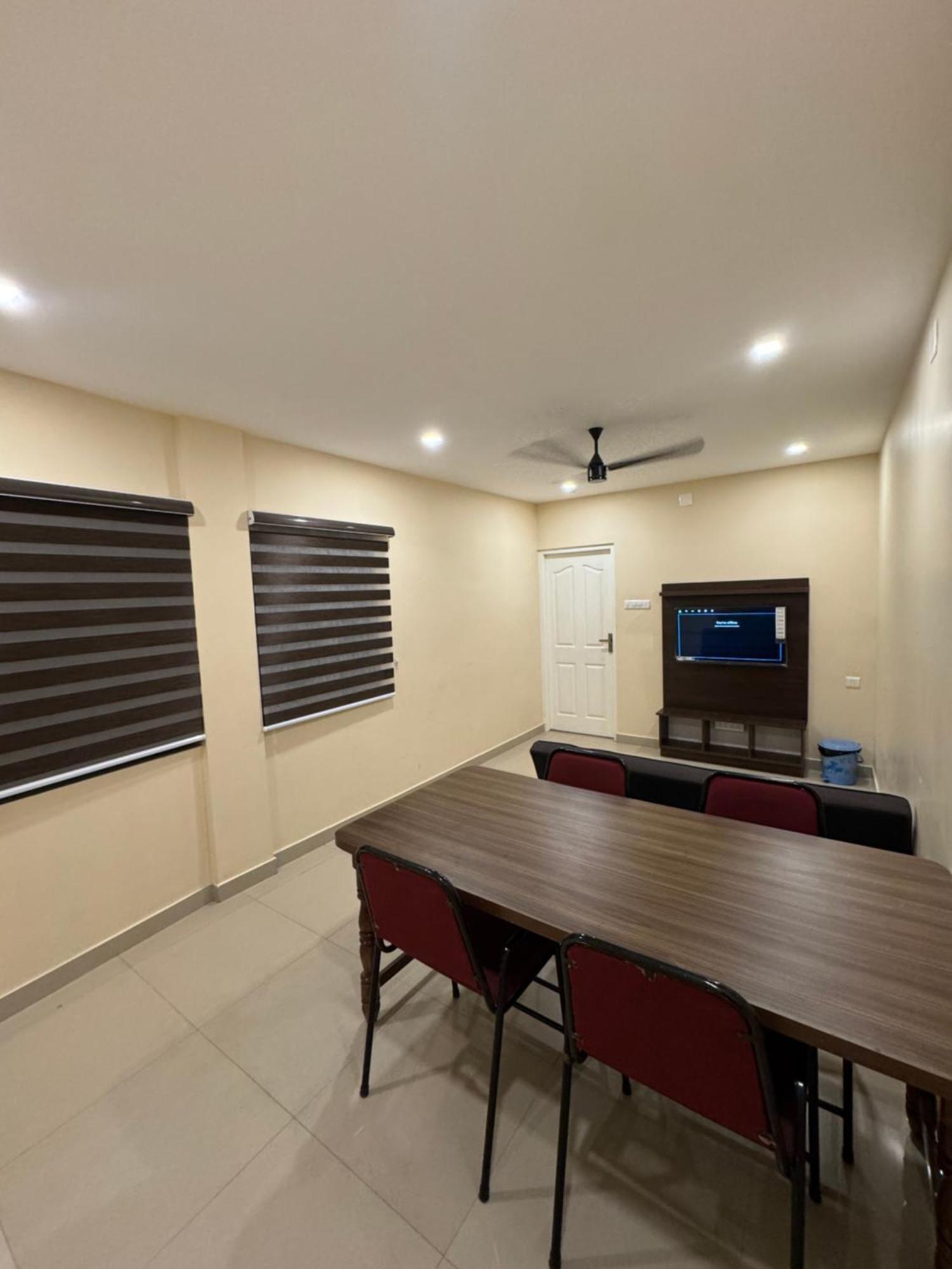 Heres Haut Residency Kochi Bagian luar foto