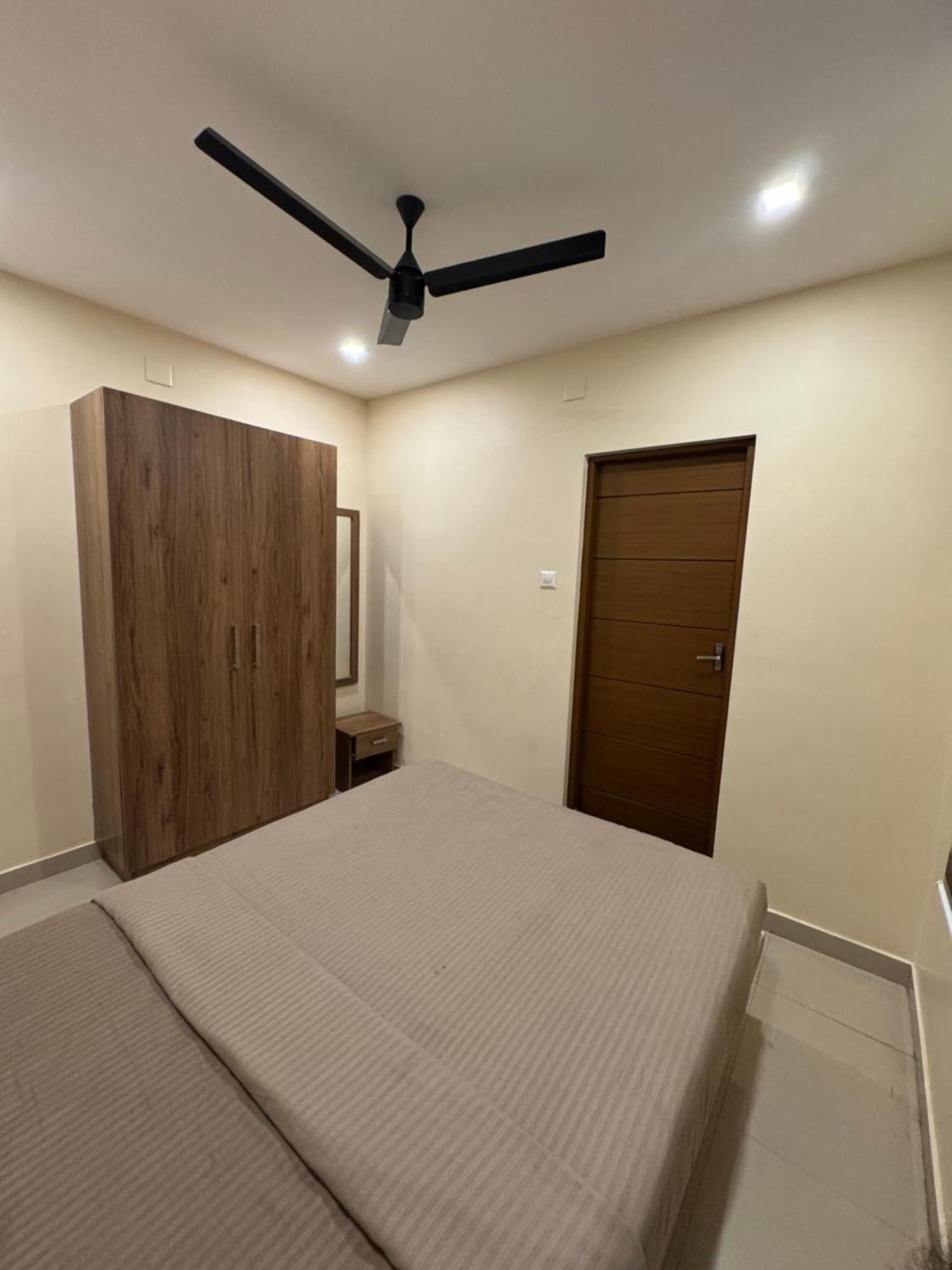 Heres Haut Residency Kochi Bagian luar foto