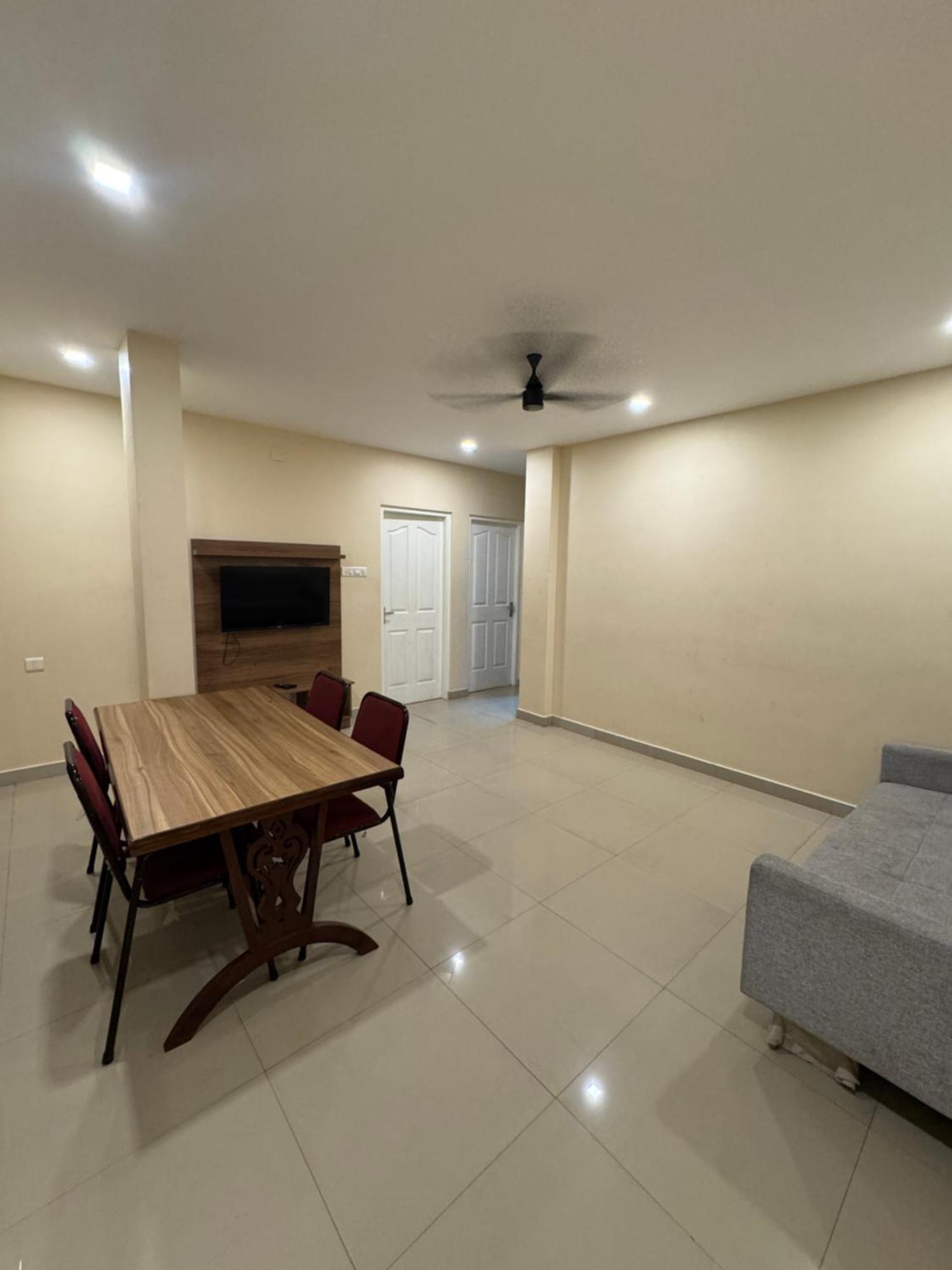 Heres Haut Residency Kochi Bagian luar foto