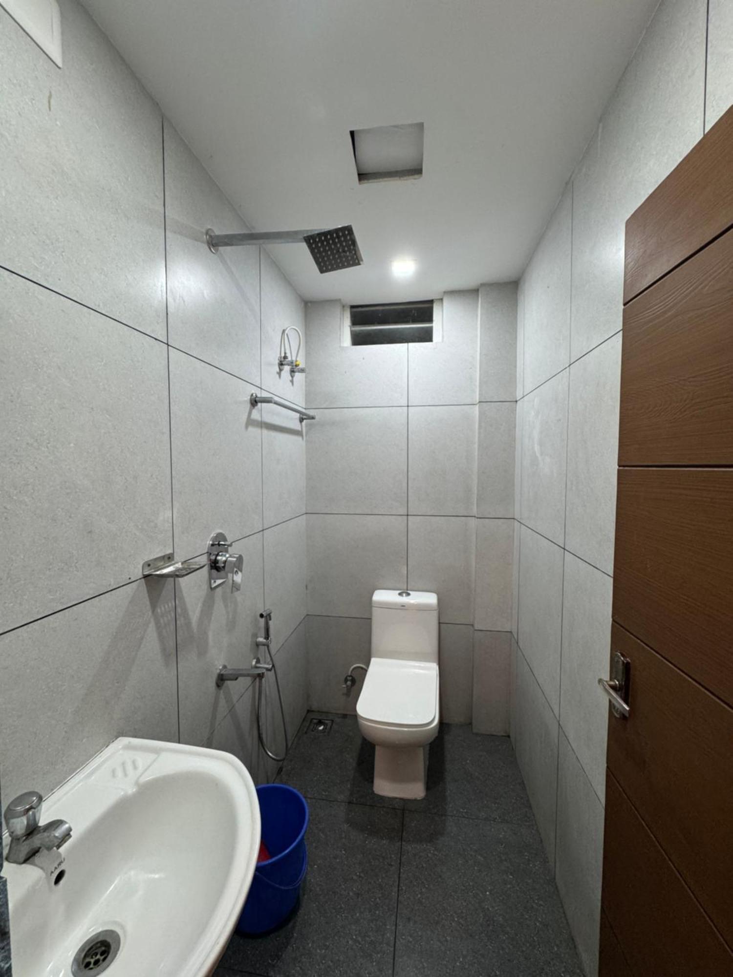Heres Haut Residency Kochi Bagian luar foto