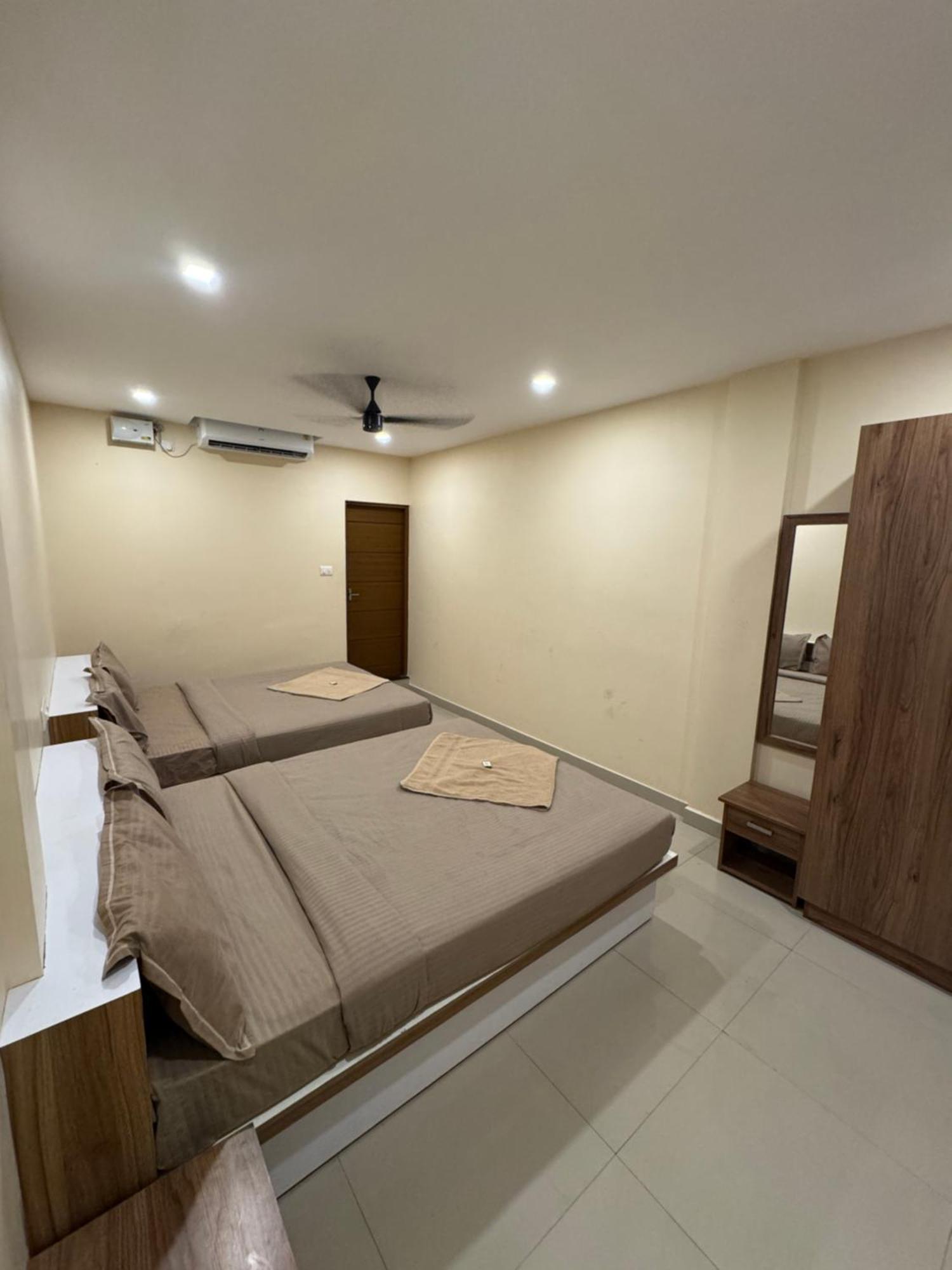 Heres Haut Residency Kochi Bagian luar foto
